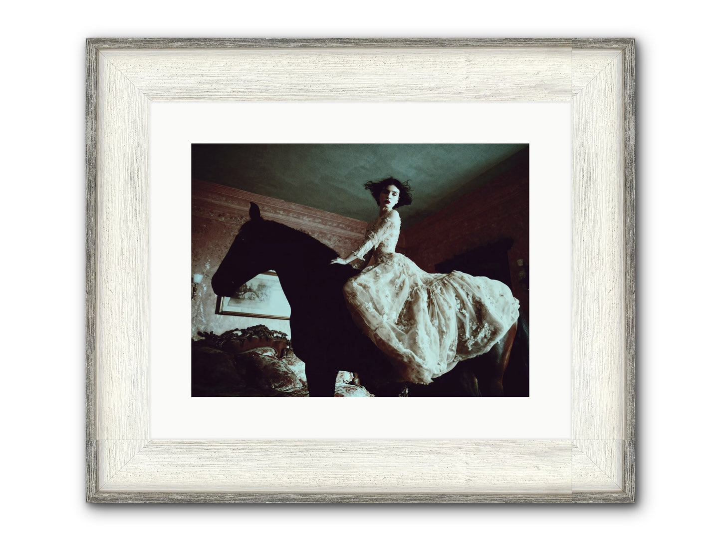 Midnight Inherited Framed Print - Driftwood White 16x12